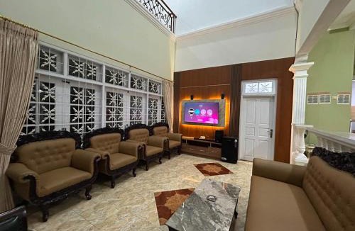 Cisarua Villa | Villa Fatma Mountain Hills by Tamastu Villaz