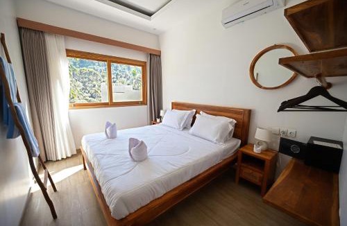 Senggigi Villa | Villa Mendi - New 3-Bedroom Pool Villa, Sleeps 7