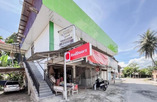 Padang House | RedDoorz Syariah at Penginapan Kamalo Padang