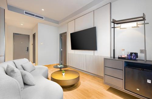 Lubuk Baja Apartment | Cozy Suite Room at Nagoya Batam