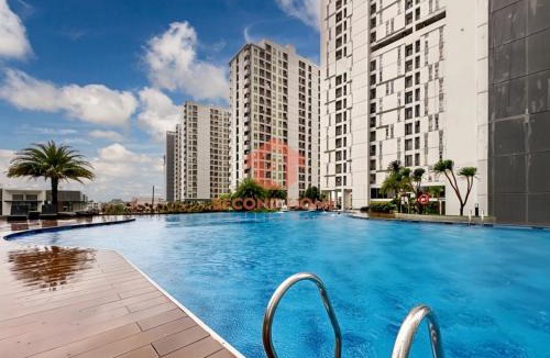Serpong Apartment | Strategic Akasa 1BR Apt BSD W Pool & Gym