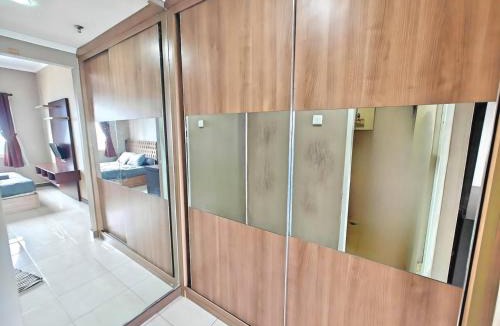 Jakarta Apartment | Strategic 3BR Sudirman Park Apt Wi-Fi, Pool,Gym