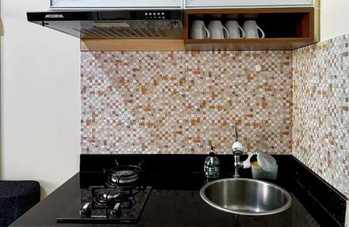 Rawasari Apartment | 2BR Apt Green Pramuka with Pool & Wi-Fi by 2ndHome