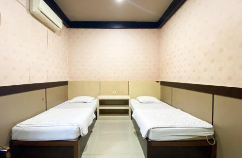 Tanjung Redeb Hotel | RedDoorz at Berau Plaza Tanjung Redeb