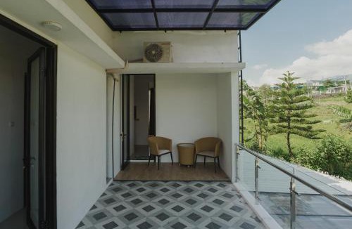 Oro Oro Ombo Villa | Winoera Villa - Modern-Tropical Stay Batu