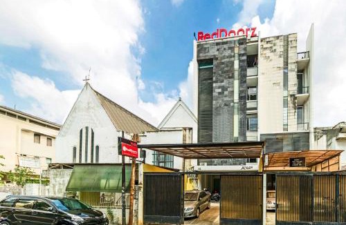 Gambir House | RedDoorz Plus @ Pasar Baru
