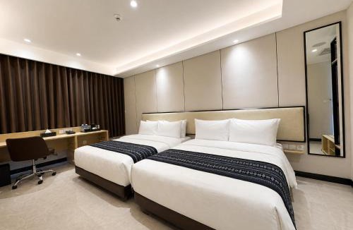 Mataram Hotel | Prime Plaza Hotel Mataram