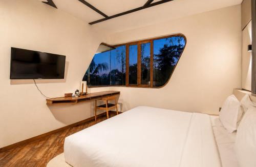 Pererenan Hotel | Modern 1-BR Loft with Art Deco Style Shared Pool