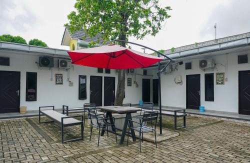 Karawang Timur Hotel | JM Tuparev Mitra RedDoorz