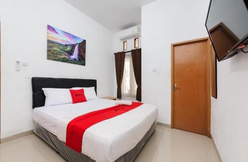 Malang Hotel | RedDoorz @ Jalan Danau Limboto