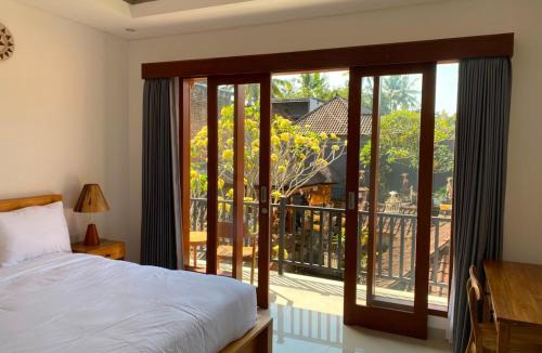 Kedewatan House | Yogi Homestay Ubud