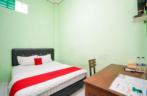 Mlati Hotel | RedDoorz Syariah near Monumen Jogja Kembali