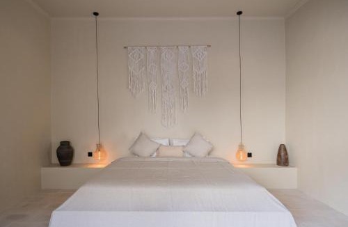Batu Bolong Villa | 3BR Luxury Villa + Gym, Sauna and Wellness FREE
