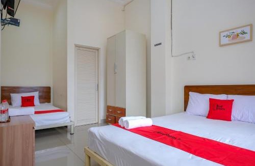 Purwokerto Hotel | RedDoorz at Syariah House Purwokerto