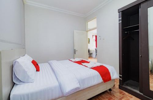 Cisarua Hotel | RedDoorz Resort at Tridaya Cisarua Puncak