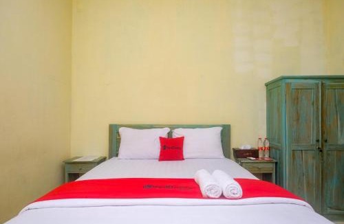 Bandengan Hotel | RedDoorz near Alun Alun Jepara