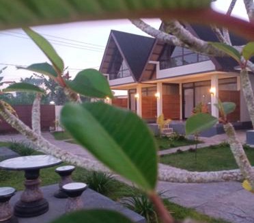 Gobleg House | Puri Gajah Homestay and Villas