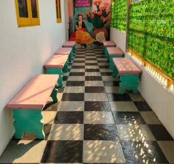 Klojen House | Decasa Female House