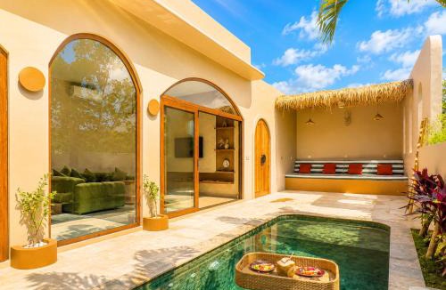 Padonan Villa | Villa Taman R a j a - P u t r i Stunning 2BR Villa North Canggu