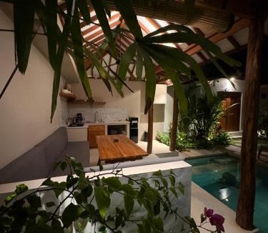 Beraban Hotel | YUGA NYANYI SUITE Boutique Hotel with Pool & Ricefield View