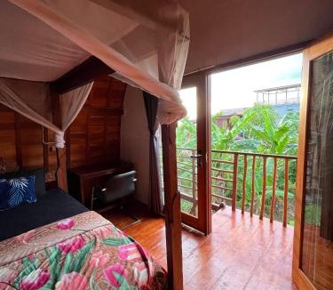 Mendoyo House | Ayolah Surf house and surf camp