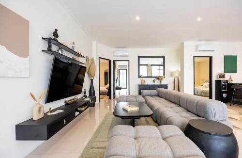 Berawa Apartment | Damai Suite Relax & Comfort in Canggu 3BR