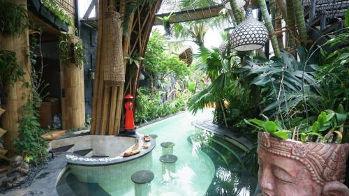 Pengosekan Villa | Villa Jocelyne - Luxury Bamboo Villa
