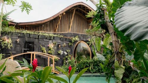 Pengosekan Villa | Villa Jocelyne - Luxury Bamboo Villa