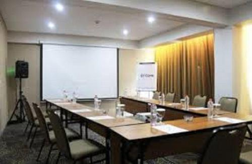 Sei Pinang Hotel | Hotel Encore Seminyak Bali - Premier Room with Pool View