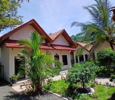 Batu Karas Bed & Breakfast | Mini Village