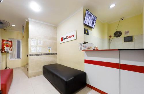 Tanjung Duren Utara House | RedDoorz Plus near Mall Ciputra Jakarta