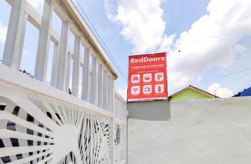 Purwokerto Hotel | RedDoorz Syariah near GOR Satria Area