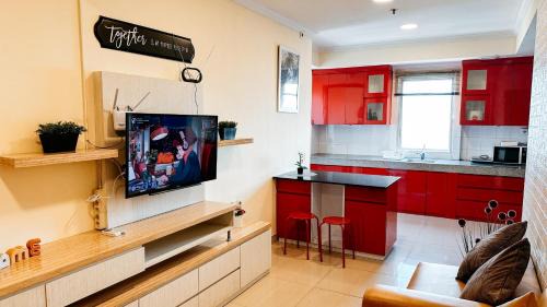 Bandung Kulon Apartment | 3BRplus Sudirman Suites Apartemen by Your Home