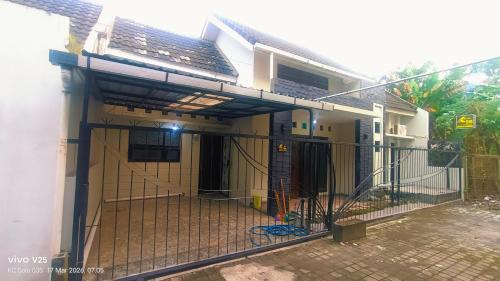 Baki Villa | Homestay Karimun