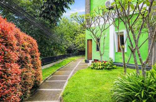 Lembang Hotel | RedDoorz Plus near The Great Asia Africa Lembang