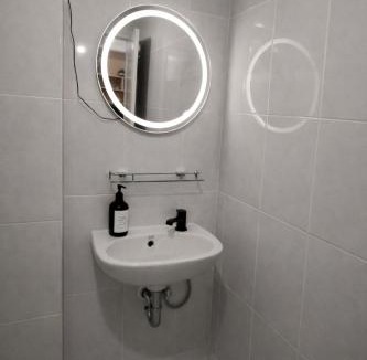 Old Jakarta Apartment | Stylish 2BR Near Food - Shops-Fast WiFi-Late Checkin