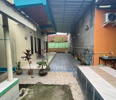 Singaraja House | Ayna Guest House Syar'i Indramayu