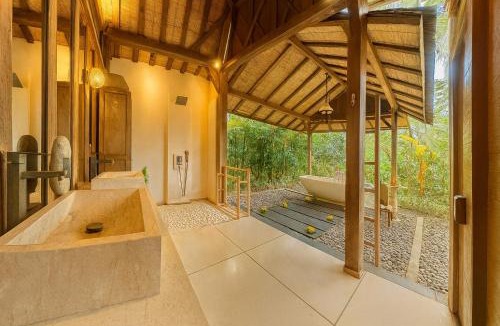 East Selemadeg Ski Chalet | Barefoot in the Heart