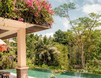 Sidemen House | Surya Shanti Villa Sidemen