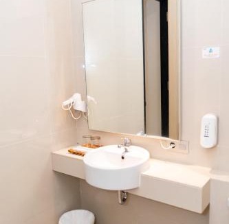 Sukabumi Hotel | Sparks Odeon Sukabumi, ARTOTEL Curated