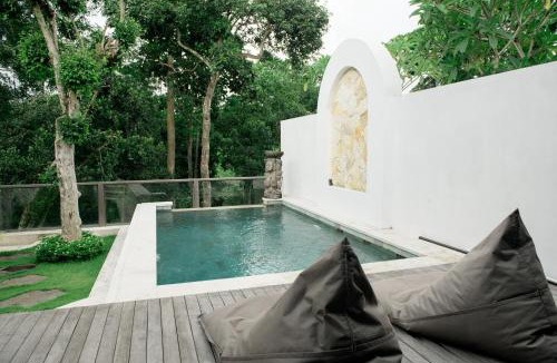 Nyambu Villa | Tropical modern 1 bedroom close to canggu