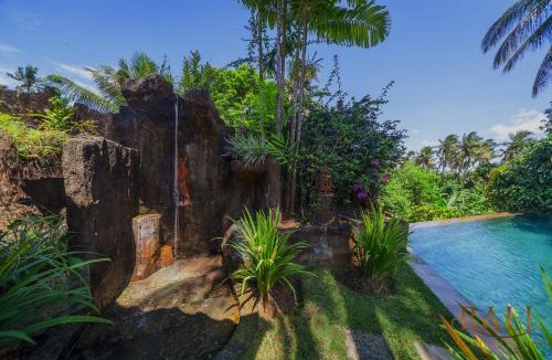 Rangdu Villa | Treasure of Bali, 3BR villa, infinity pool, staff