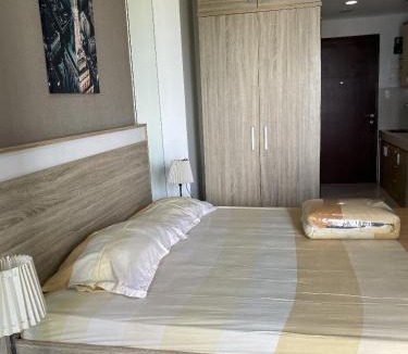 Pinang Apartment | Apartemen rose room by springwood