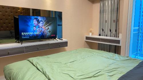 Surabaya Apartment | Orchard Tower with Netfix by AquHome