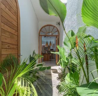 Padangsambian Klod House | Heart of Seminyak - Villa MAVI - 2 Bdr Private Pool