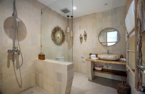 Pengosekan Villa | Villa White Lotus by BaliSuperHost
