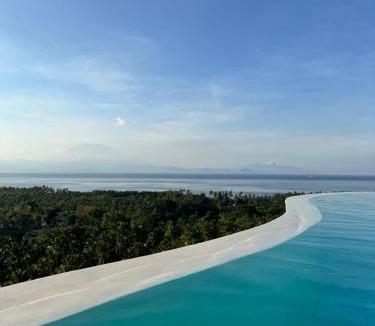 Penida Island Hotel | Penida View Village - Infinity pool & Volcano View