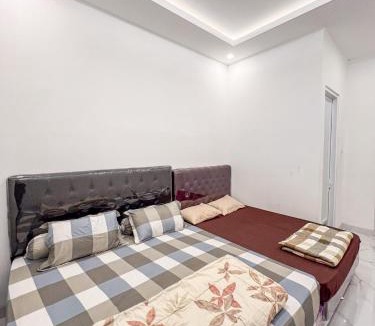 Ngaglik House | Griya Mahoni Palagan Homestay Jogja