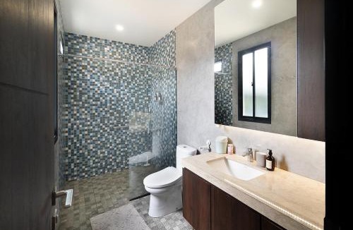 Sukajadi Villa | Villa in Bandung with Swimming Pool, Netflix & BBQ