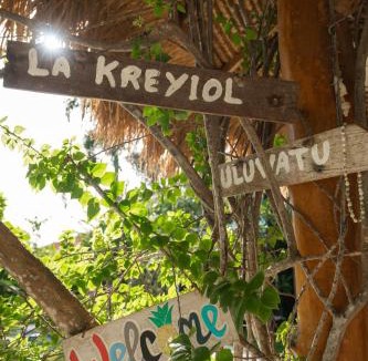 Uluwatu Bed & Breakfast | La Kreyiol